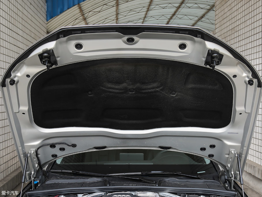 2017WA4L Plus 40 TFSI L