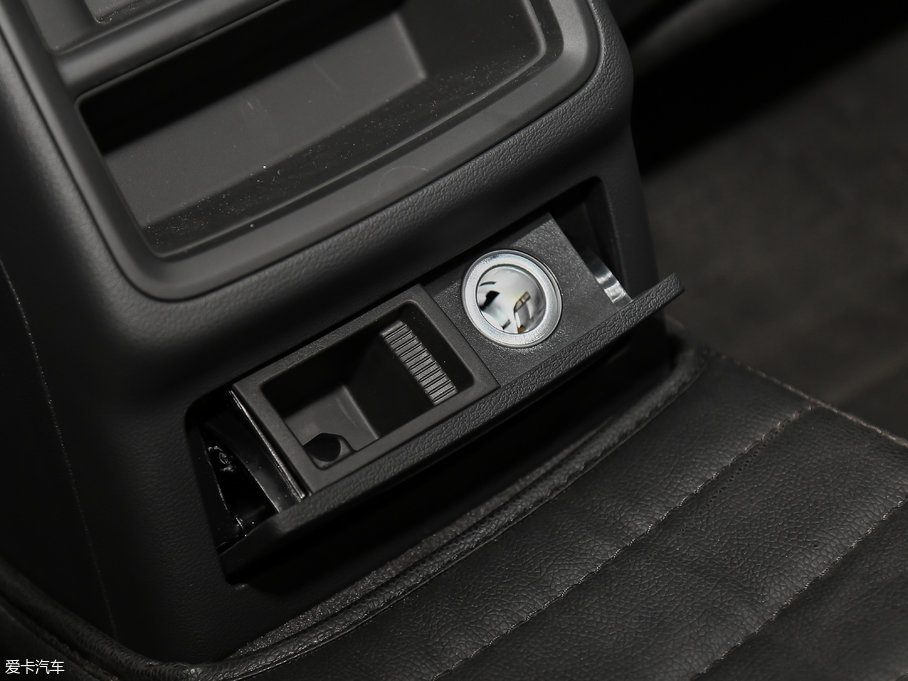 2017?yun)WA4L Plus 40 TFSI M(jn)ȡ