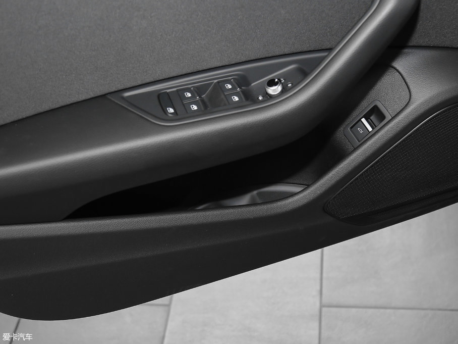 2017?yun)WA4L Plus 40 TFSI M(jn)ȡ