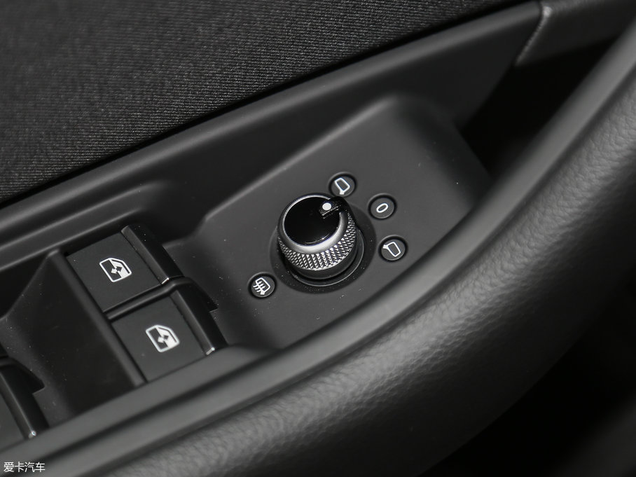 2017?yun)WA4L Plus 40 TFSI M(jn)ȡ