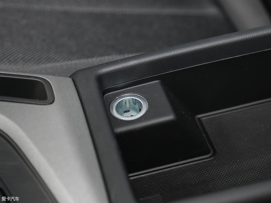 2017WA4L Plus 40 TFSI Mȡ