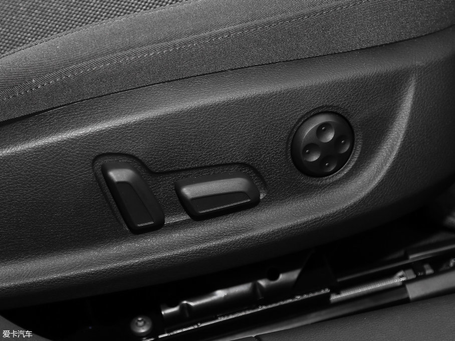 2017?yun)WA4L Plus 40 TFSI M(jn)ȡ