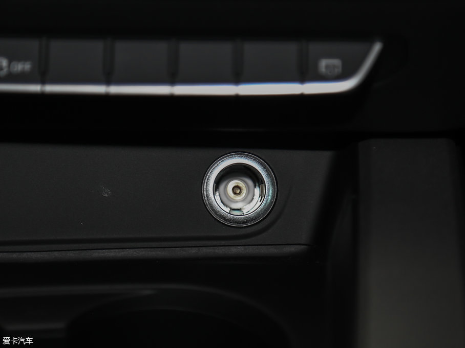 2017?yun)WA4L Plus 40 TFSI M(jn)ȡ