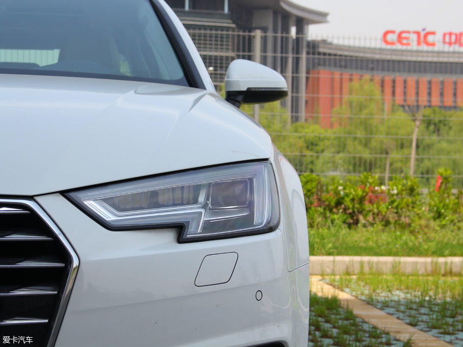 2017WA4L 45 TFSI quattro L