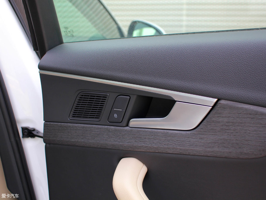 2017WA4L 45 TFSI quattro L