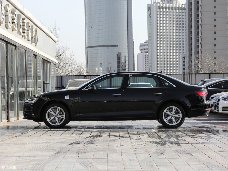 2017WA4L Plus 40 TFSI r