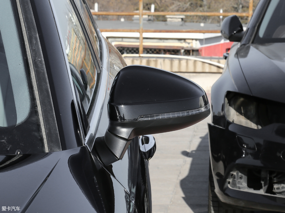 2017WA4L Plus 40 TFSI r