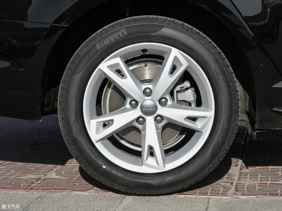 2017WA4L Plus 40 TFSI r