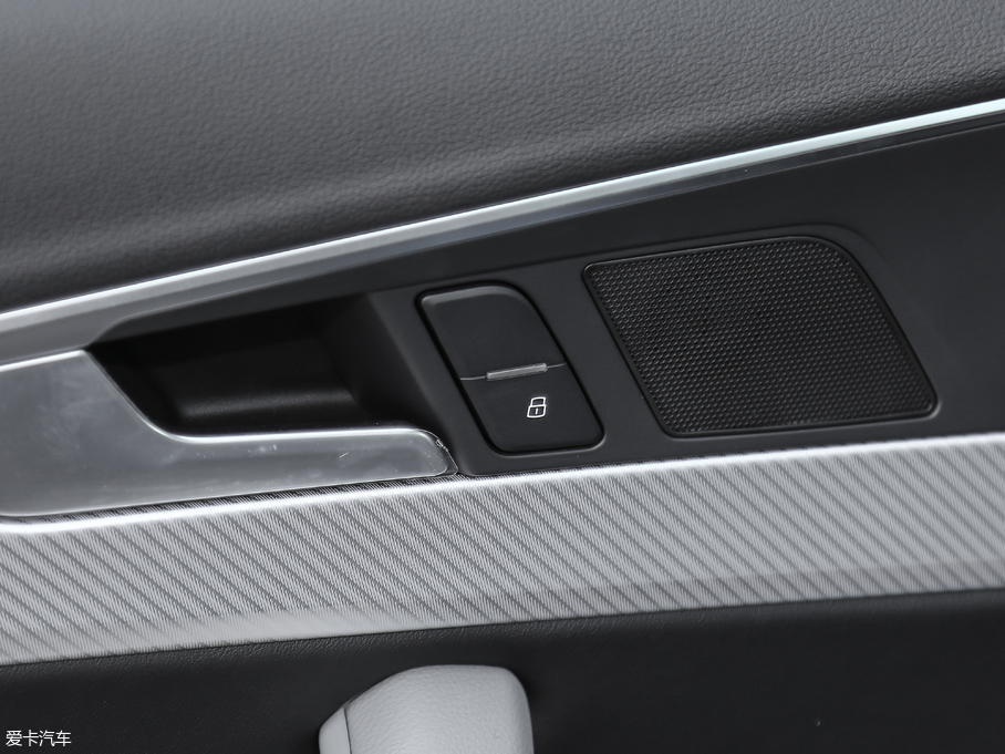 2017?yun)WA4L Plus 40 TFSI r(sh)