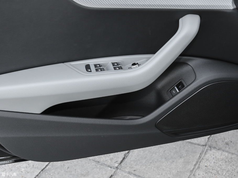 2017?yun)WA4L Plus 40 TFSI r(sh)