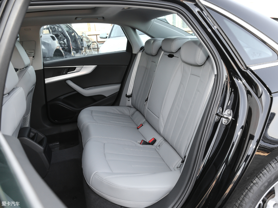 2017WA4L Plus 40 TFSI r