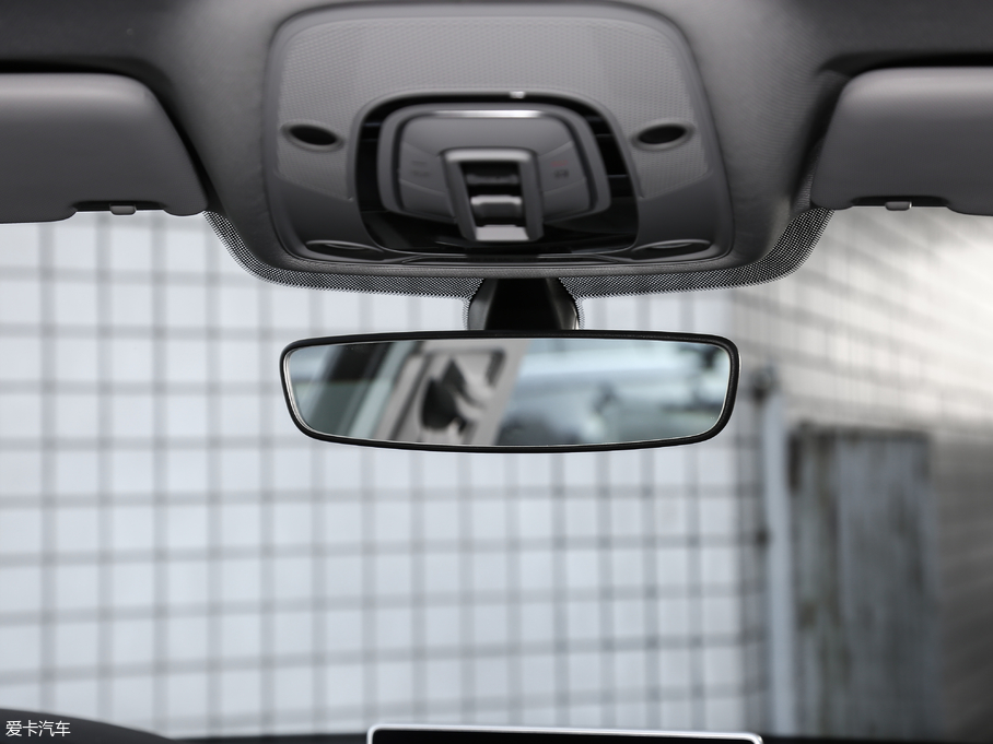 2017WA4L Plus 40 TFSI r