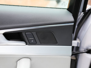 2017款45 TFSI quattro 运动型 空间座椅