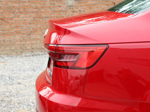 201745 TFSI quattro \ ^