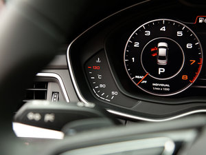 201745 TFSI quattro \ п؅^