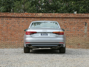 201745 TFSI quattro \ ^