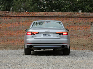 201745 TFSI quattro \ ^