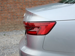 201745 TFSI quattro \ ^