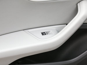 201745 TFSI quattro \ п؅^