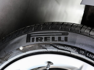 201740 TFSI r ݆̥Ʒ