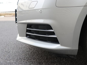 201745 TFSI quattro L ^