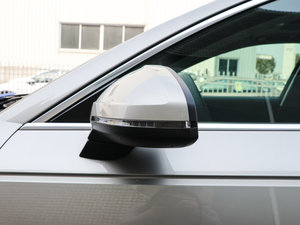 201745 TFSI quattro L ^