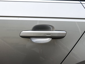 201745 TFSI quattro L ^