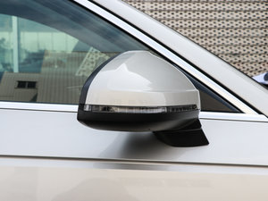 201745 TFSI quattro L ^