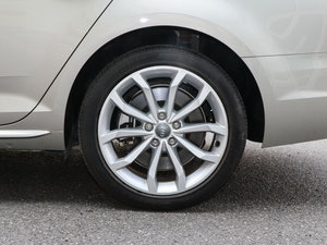 201745 TFSI quattro L ^