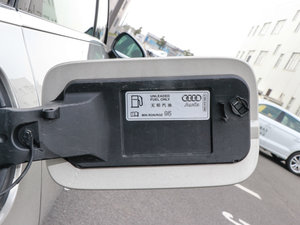 201745 TFSI quattro L ^