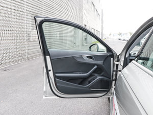 201745 TFSI quattro L(fng) {λ܇T