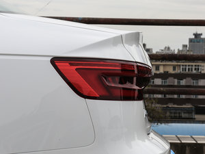 2017Plus 40 TFSI r ^