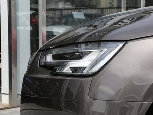 2017Plus 45 TFSI quattro L ^