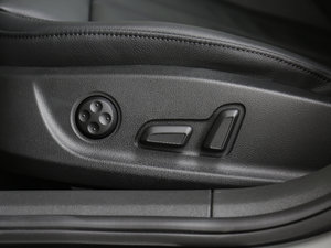 2017Plus 40 TFSI L {{