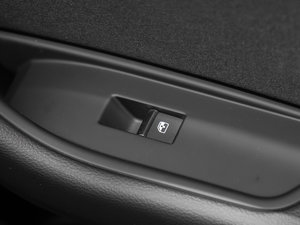 2017Plus 40 TFSI Mȡ g