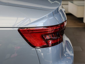 2017Plus 40 TFSI Mȡ ^