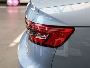 2017Plus 40 TFSI Mȡ ^