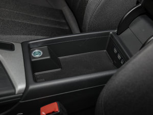 2017Plus 40 TFSI Mȡ g