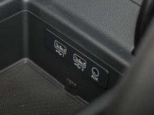 2017Plus 40 TFSI Mȡ g