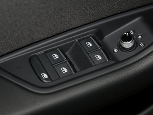 2017款Plus 40 TFSI 进取型 主驾车窗控制区	