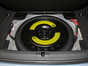 2017款Plus 40 TFSI 进取型 备胎