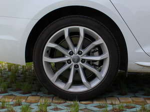 201745 TFSI quattro L ^