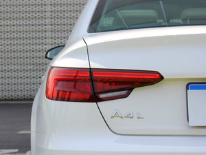 201745 TFSI quattro L ^