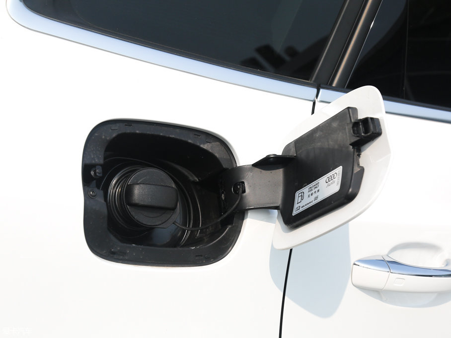 2017?yun)WQ5 40 TFSI m