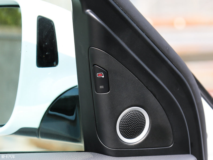 2017?yun)WQ5 40 TFSI m