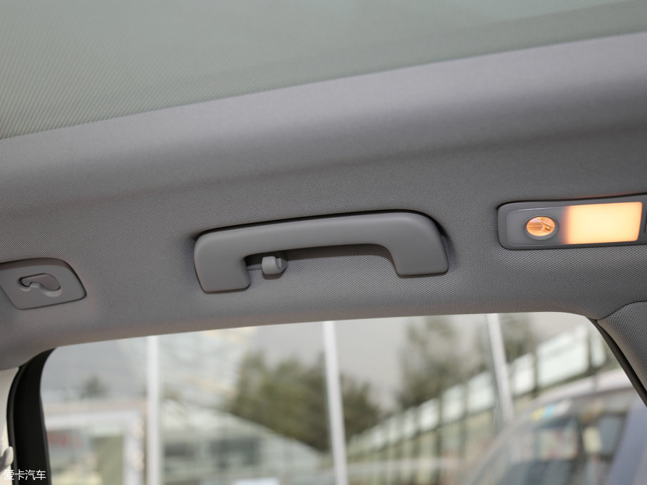 2017?yun)WQ5 40 TFSI m