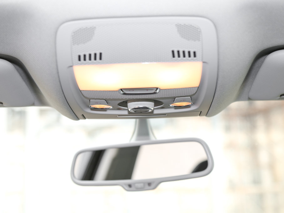 2017?yun)WQ5 40 TFSI m