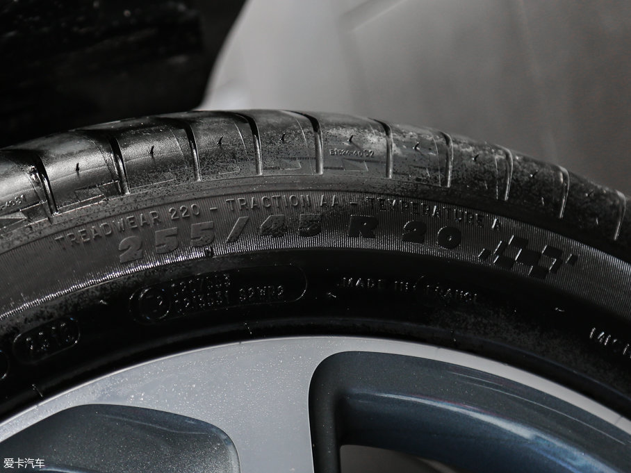 2017?yun)WQ5 40 TFSI (dng)