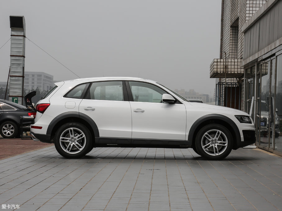 2017WQ5 Plus 40 TFSI g