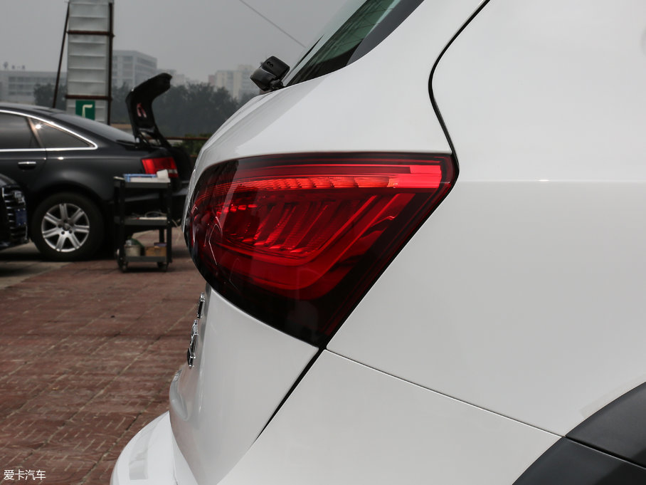 2017WQ5 Plus 40 TFSI g